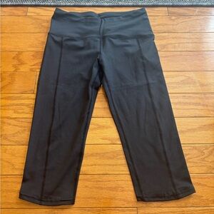 Oiselle black capri leggings women’s size 4
